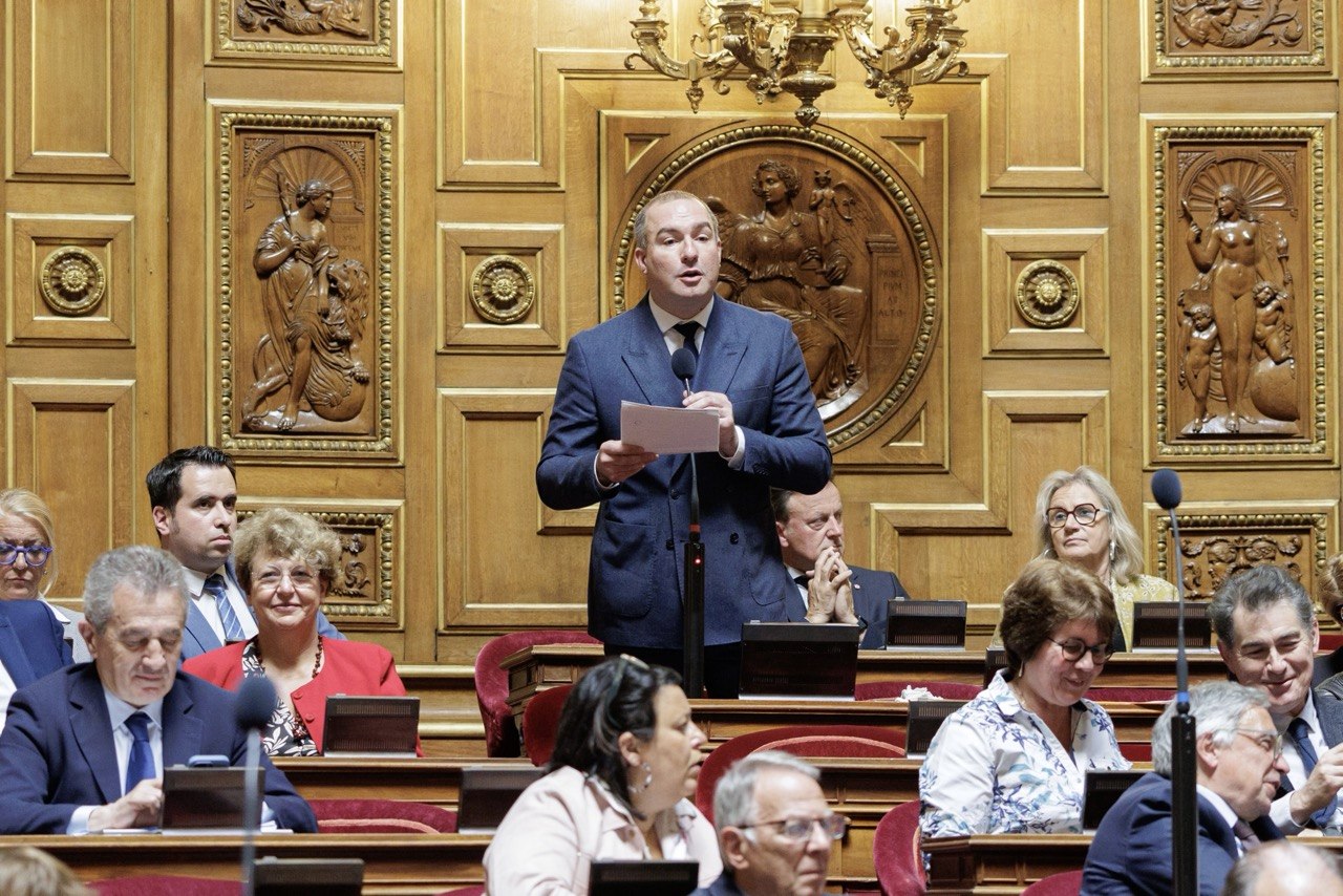 Séance publique au Sénat